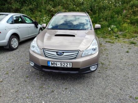 Бежевий Субару Аутбек, об'ємом двигуна 2 л та пробігом 305 тис. км за 4042 $, фото 1 на Automoto.ua