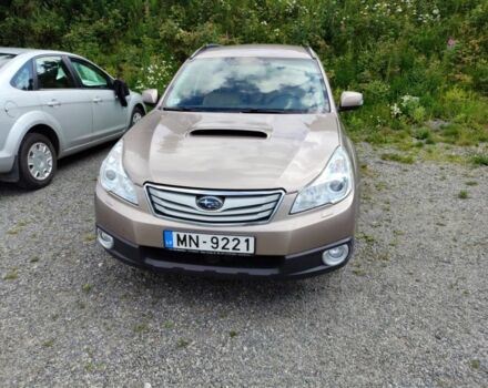 Бежевый Субару Аутбек, объемом двигателя 2 л и пробегом 305 тыс. км за 4042 $, фото 1 на Automoto.ua