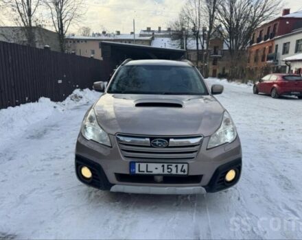 Бежевый Субару Аутбек, объемом двигателя 2 л и пробегом 250 тыс. км за 5900 $, фото 1 на Automoto.ua