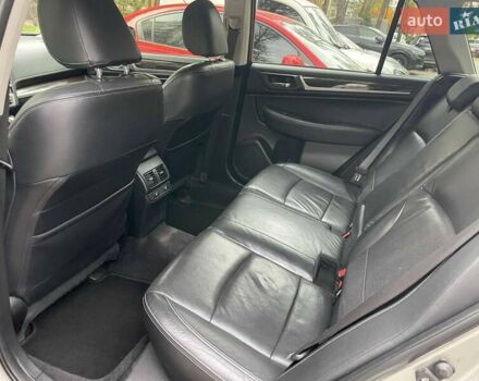 Бежевый Субару Аутбек, объемом двигателя 2.5 л и пробегом 199 тыс. км за 16500 $, фото 1 на Automoto.ua