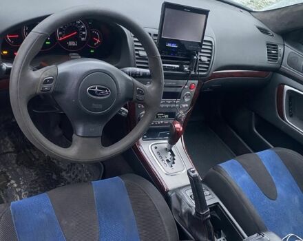 Черный Субару Аутбек, объемом двигателя 2.5 л и пробегом 200 тыс. км за 7500 $, фото 5 на Automoto.ua
