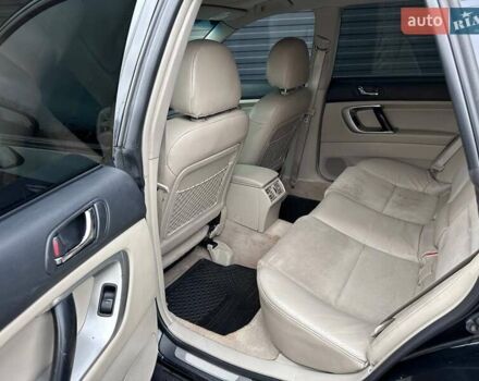 Черный Субару Аутбек, объемом двигателя 3 л и пробегом 280 тыс. км за 8500 $, фото 6 на Automoto.ua