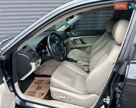 Черный Субару Аутбек, объемом двигателя 3 л и пробегом 280 тыс. км за 8500 $, фото 4 на Automoto.ua