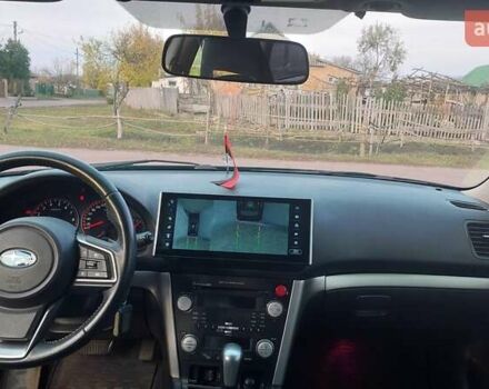 Черный Субару Аутбек, объемом двигателя 3 л и пробегом 325 тыс. км за 8500 $, фото 2 на Automoto.ua