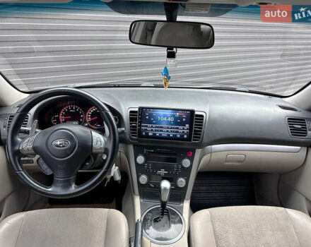 Черный Субару Аутбек, объемом двигателя 3 л и пробегом 280 тыс. км за 8500 $, фото 5 на Automoto.ua