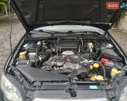 Черный Субару Аутбек, объемом двигателя 2.5 л и пробегом 247 тыс. км за 6100 $, фото 10 на Automoto.ua