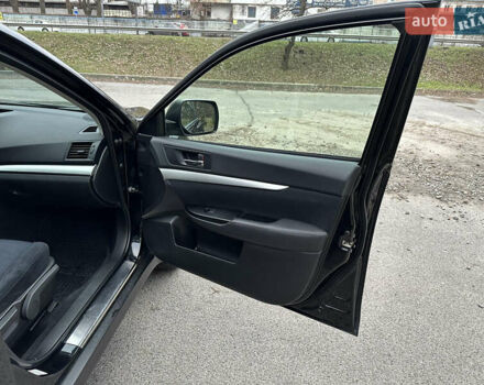 Чорний Субару Аутбек, об'ємом двигуна 2.46 л та пробігом 184 тис. км за 9900 $, фото 26 на Automoto.ua