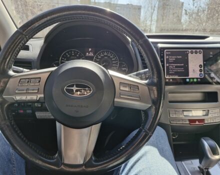 Черный Субару Аутбек, объемом двигателя 2.5 л и пробегом 218 тыс. км за 10800 $, фото 6 на Automoto.ua