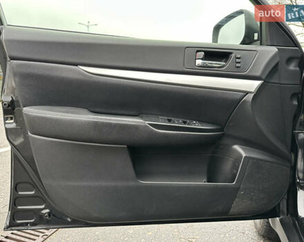 Черный Субару Аутбек, объемом двигателя 2.46 л и пробегом 284 тыс. км за 8990 $, фото 14 на Automoto.ua