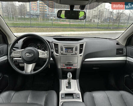 Черный Субару Аутбек, объемом двигателя 2.46 л и пробегом 284 тыс. км за 8990 $, фото 8 на Automoto.ua