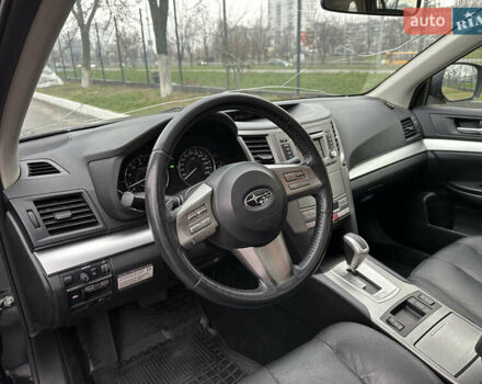 Черный Субару Аутбек, объемом двигателя 2.46 л и пробегом 284 тыс. км за 8990 $, фото 11 на Automoto.ua