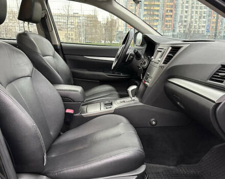 Черный Субару Аутбек, объемом двигателя 2.46 л и пробегом 284 тыс. км за 7950 $, фото 17 на Automoto.ua