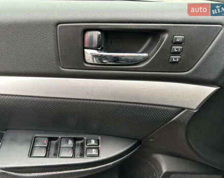 Черный Субару Аутбек, объемом двигателя 2.46 л и пробегом 284 тыс. км за 8990 $, фото 15 на Automoto.ua