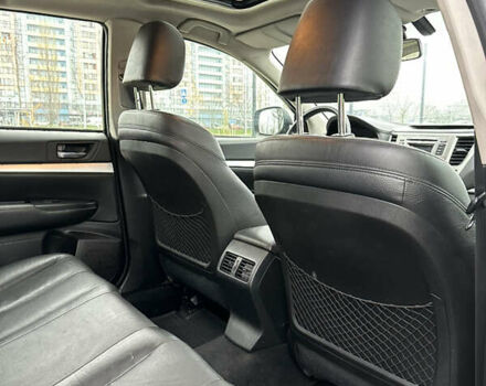 Черный Субару Аутбек, объемом двигателя 2.46 л и пробегом 284 тыс. км за 7950 $, фото 24 на Automoto.ua