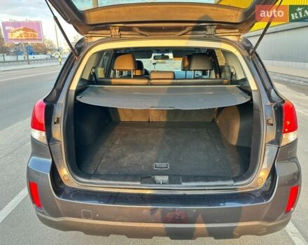 Черный Субару Аутбек, объемом двигателя 2.5 л и пробегом 210 тыс. км за 10000 $, фото 8 на Automoto.ua