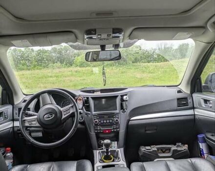 Черный Субару Аутбек, объемом двигателя 2 л и пробегом 311 тыс. км за 5500 $, фото 1 на Automoto.ua