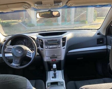 Черный Субару Аутбек, объемом двигателя 2.5 л и пробегом 221 тыс. км за 11000 $, фото 9 на Automoto.ua