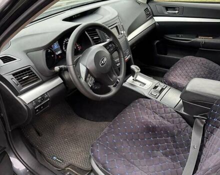 Черный Субару Аутбек, объемом двигателя 2.2 л и пробегом 223 тыс. км за 11000 $, фото 7 на Automoto.ua