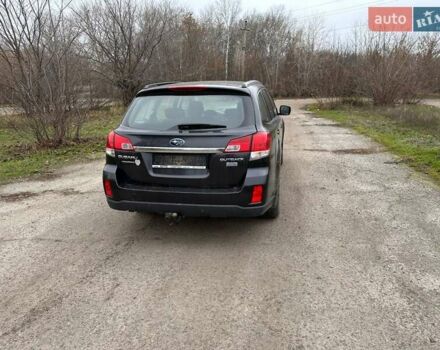 Черный Субару Аутбек, объемом двигателя 2.2 л и пробегом 223 тыс. км за 11000 $, фото 2 на Automoto.ua