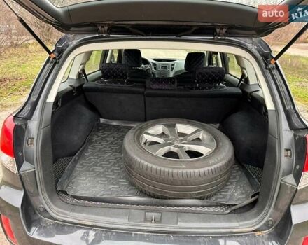 Черный Субару Аутбек, объемом двигателя 2.2 л и пробегом 223 тыс. км за 11000 $, фото 14 на Automoto.ua