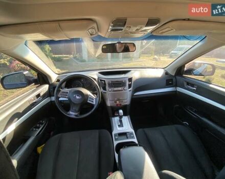 Черный Субару Аутбек, объемом двигателя 2.5 л и пробегом 221 тыс. км за 11000 $, фото 6 на Automoto.ua
