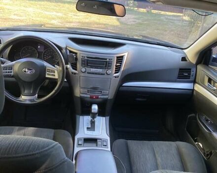 Черный Субару Аутбек, объемом двигателя 2.5 л и пробегом 221 тыс. км за 11000 $, фото 8 на Automoto.ua