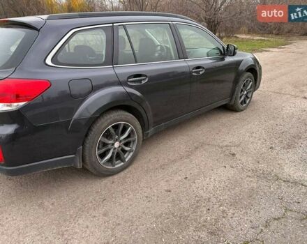 Черный Субару Аутбек, объемом двигателя 2.2 л и пробегом 223 тыс. км за 11000 $, фото 6 на Automoto.ua
