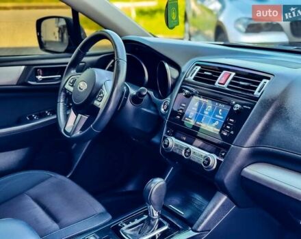 Черный Субару Аутбек, объемом двигателя 2 л и пробегом 130 тыс. км за 20000 $, фото 6 на Automoto.ua