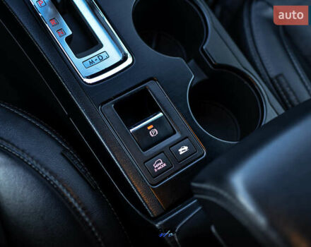 Черный Субару Аутбек, объемом двигателя 3.63 л и пробегом 200 тыс. км за 15700 $, фото 4 на Automoto.ua