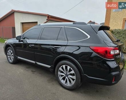 Черный Субару Аутбек, объемом двигателя 3.63 л и пробегом 134 тыс. км за 18900 $, фото 5 на Automoto.ua