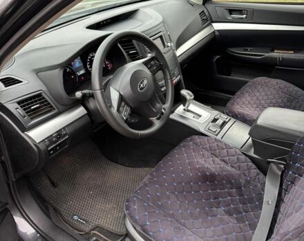 Черный Субару Аутбек, объемом двигателя 2.2 л и пробегом 223 тыс. км за 11000 $, фото 2 на Automoto.ua