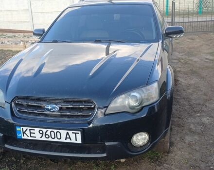 Черный Субару Аутбек, объемом двигателя 3 л и пробегом 300 тыс. км за 6400 $, фото 1 на Automoto.ua