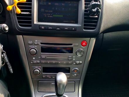 Черный Субару Аутбек, объемом двигателя 2.5 л и пробегом 300 тыс. км за 5800 $, фото 1 на Automoto.ua