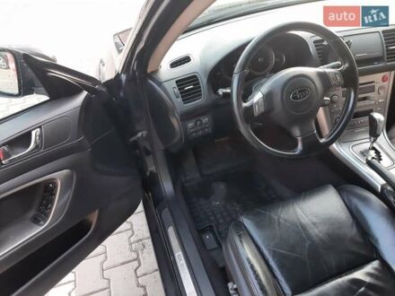 Черный Субару Аутбек, объемом двигателя 3 л и пробегом 205 тыс. км за 8000 $, фото 1 на Automoto.ua