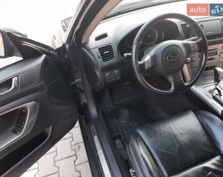 Чорний Субару Аутбек, об'ємом двигуна 3 л та пробігом 205 тис. км за 8000 $, фото 1 на Automoto.ua