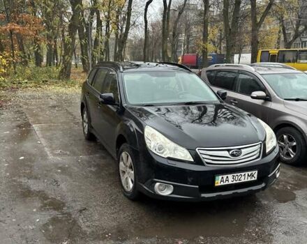 Черный Субару Аутбек, объемом двигателя 2.46 л и пробегом 284 тыс. км за 9500 $, фото 1 на Automoto.ua