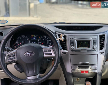 Коричневый Субару Аутбек, объемом двигателя 2.46 л и пробегом 255 тыс. км за 3000 $, фото 9 на Automoto.ua