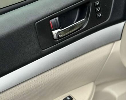 Коричневий Субару Аутбек, об'ємом двигуна 2 л та пробігом 289 тис. км за 6800 $, фото 2 на Automoto.ua