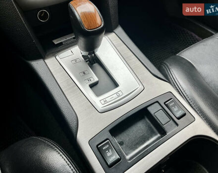 Красный Субару Аутбек, объемом двигателя 2.46 л и пробегом 254 тыс. км за 9900 $, фото 24 на Automoto.ua