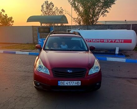 Красный Субару Аутбек, объемом двигателя 2.5 л и пробегом 260 тыс. км за 10500 $, фото 1 на Automoto.ua