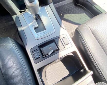 Субару Аутбек, объемом двигателя 2.46 л и пробегом 179 тыс. км за 8800 $, фото 7 на Automoto.ua