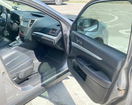 Субару Аутбек, объемом двигателя 2.46 л и пробегом 179 тыс. км за 8800 $, фото 12 на Automoto.ua