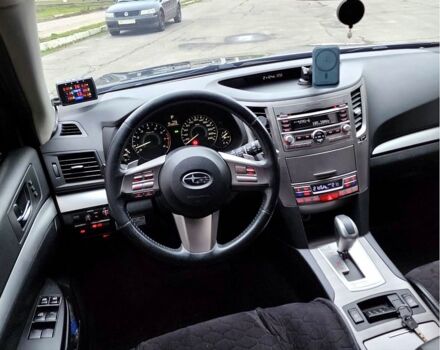 Субару Аутбек, объемом двигателя 2.5 л и пробегом 250 тыс. км за 10000 $, фото 1 на Automoto.ua