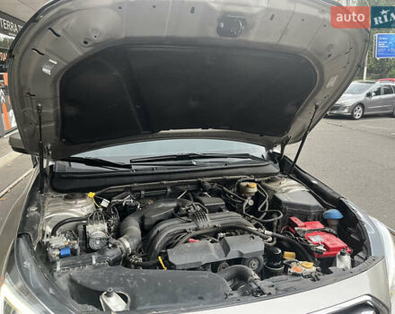 Субару Аутбек, объемом двигателя 2.5 л и пробегом 150 тыс. км за 16500 $, фото 6 на Automoto.ua