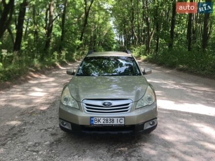 Жовтий Субару Аутбек, об'ємом двигуна 2.46 л та пробігом 300 тис. км за 7000 $, фото 1 на Automoto.ua