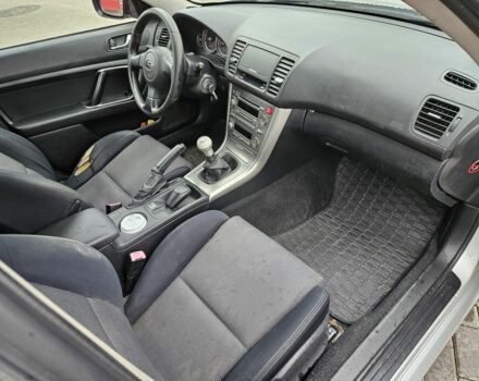 Серый Субару Аутбек, объемом двигателя 2 л и пробегом 350 тыс. км за 2400 $, фото 9 на Automoto.ua