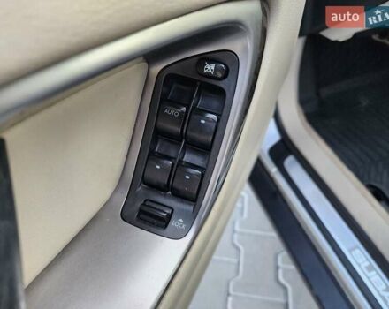 Сірий Субару Аутбек, об'ємом двигуна 3 л та пробігом 365 тис. км за 5050 $, фото 5 на Automoto.ua