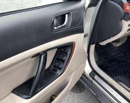 Серый Субару Аутбек, объемом двигателя 2.99 л и пробегом 280 тыс. км за 5700 $, фото 33 на Automoto.ua