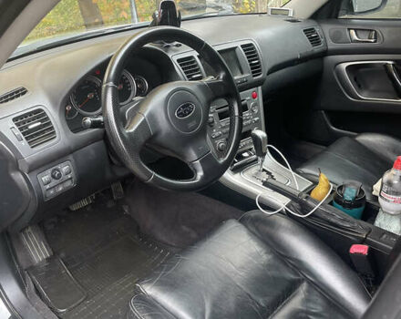 Серый Субару Аутбек, объемом двигателя 2.5 л и пробегом 255 тыс. км за 5900 $, фото 6 на Automoto.ua