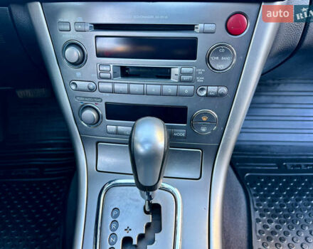 Серый Субару Аутбек, объемом двигателя 2.5 л и пробегом 245 тыс. км за 6350 $, фото 25 на Automoto.ua